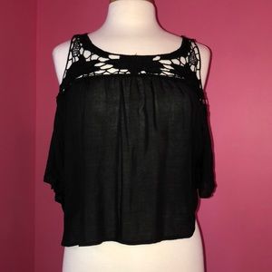 Flowy black top